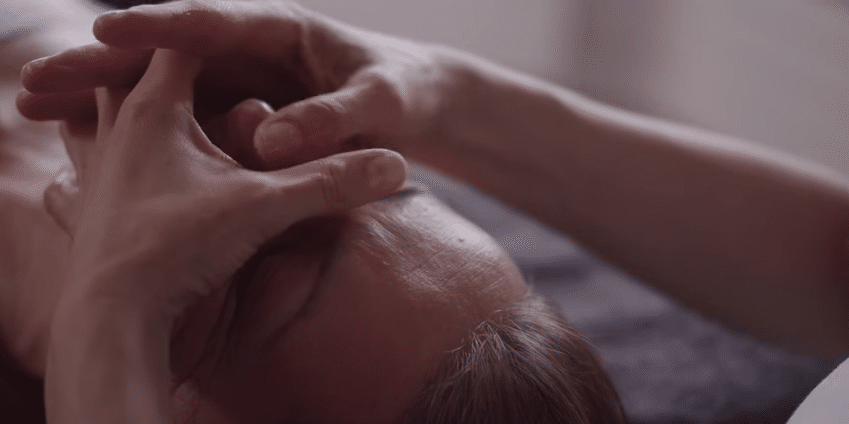 massage du visage HoliFitness