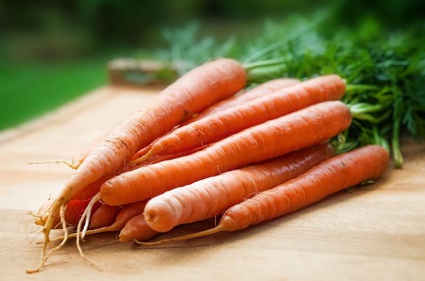 aliments-lutter-acne-carottes