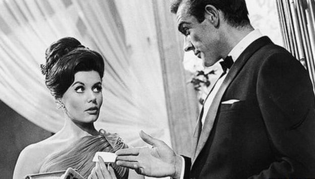 CARTES DE VISITE : 5 RAISONS DE TOUJOURS EN AVOIR DANS SA POCHE