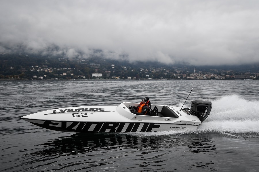 Hors-board Nitra + moteur Evindrude