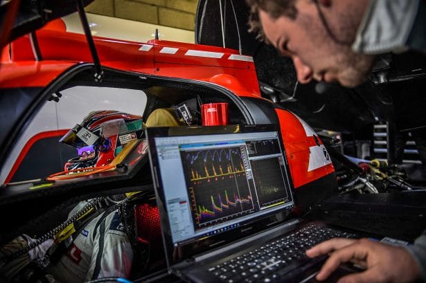 En direct live du Paddock - Crédit Photo - Panis Barthez Compétition