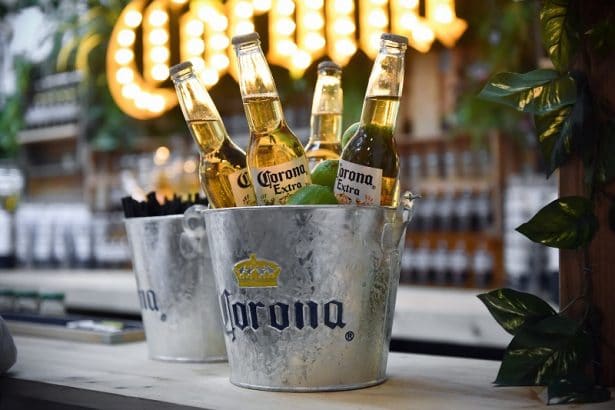 Casa Corona (2) Casa Corona (2)