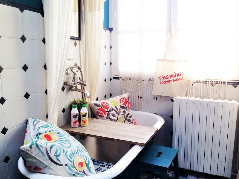 Un petit Yop dans la baignoire au Pavillon des Canaux