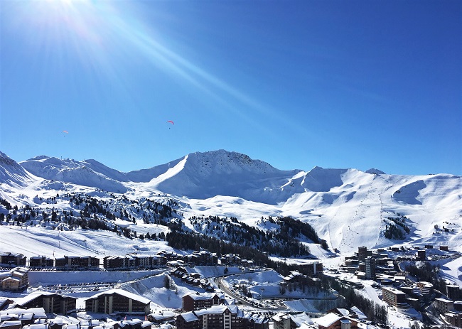 la-plagne-voyager-leger-skier