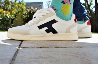 BASKETS EN CUIR & POLYESTER RECYCLÉ CREME & MARINE