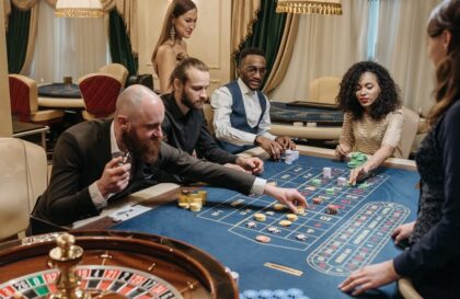 Superstitions et présages dans les jeux de hasard