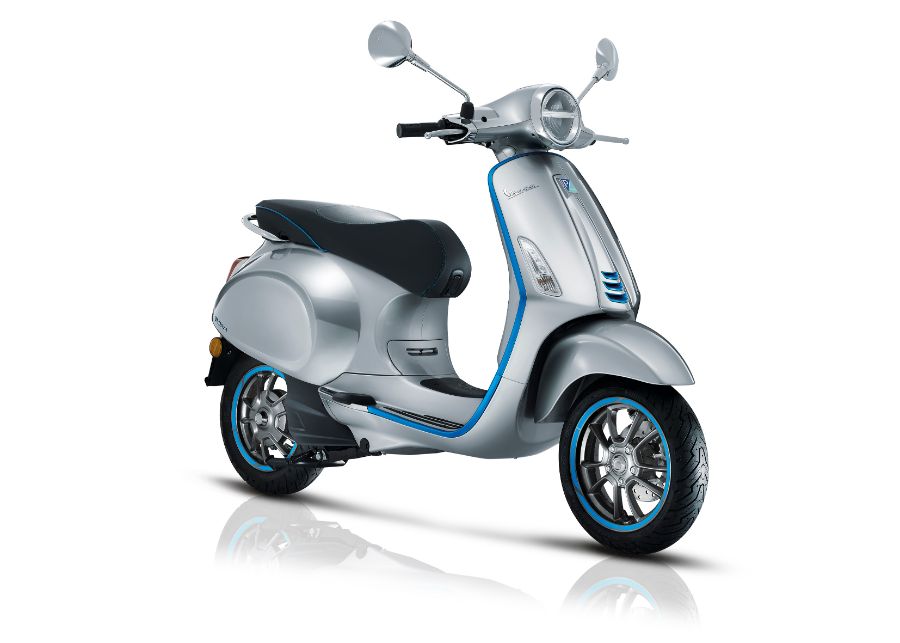 L’iconico scooter Vespa e un vero fenomeno di moda