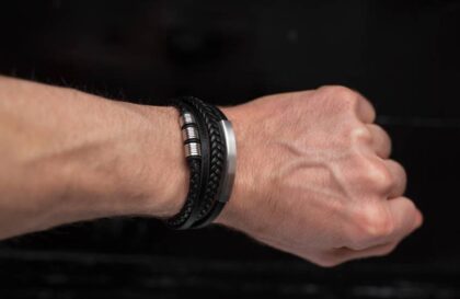 Les différentes manières de porter un bracelet en cuir pour hommes