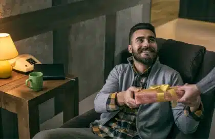 Les box cadeaux pour homme : le cadeau malin, personnalisable et tendance