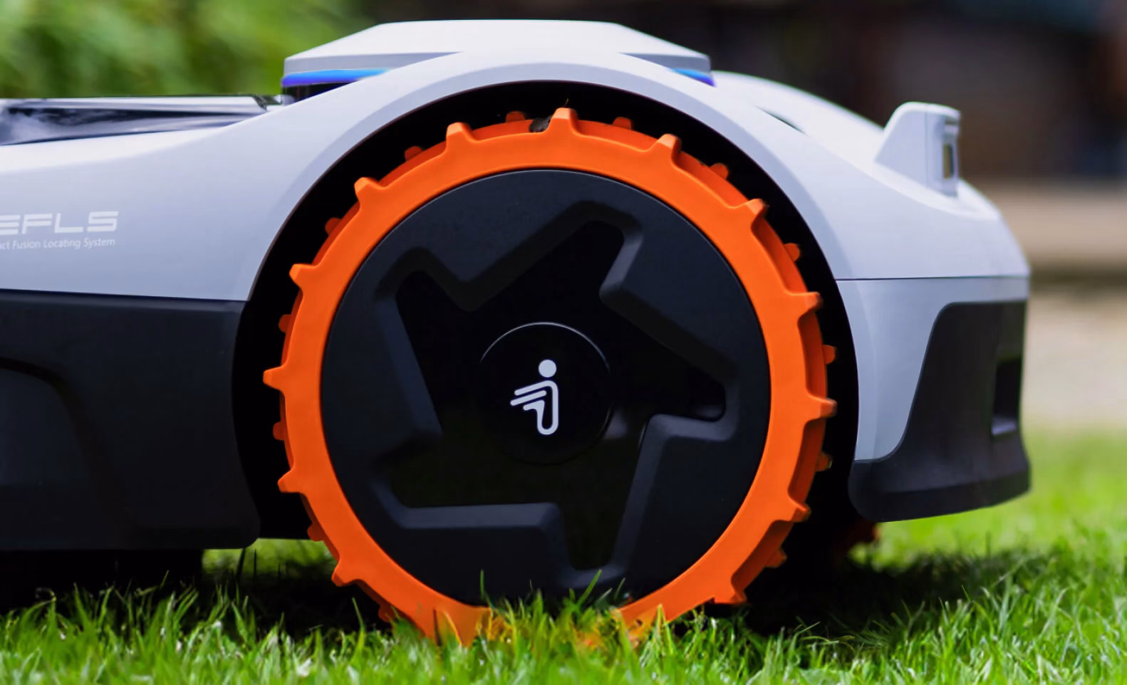 Test Avis Robot tondeuse Segway Navimow i105 quand tonte devient enfin plaisir