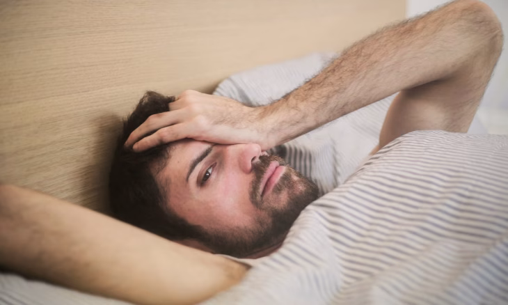 Pourquoi ton visage a l’air fatigué même quand tu dors