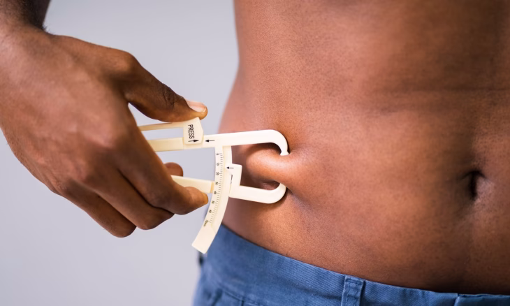 Liposuccion chez l’homme : tout comprendre sur cette chirurgie